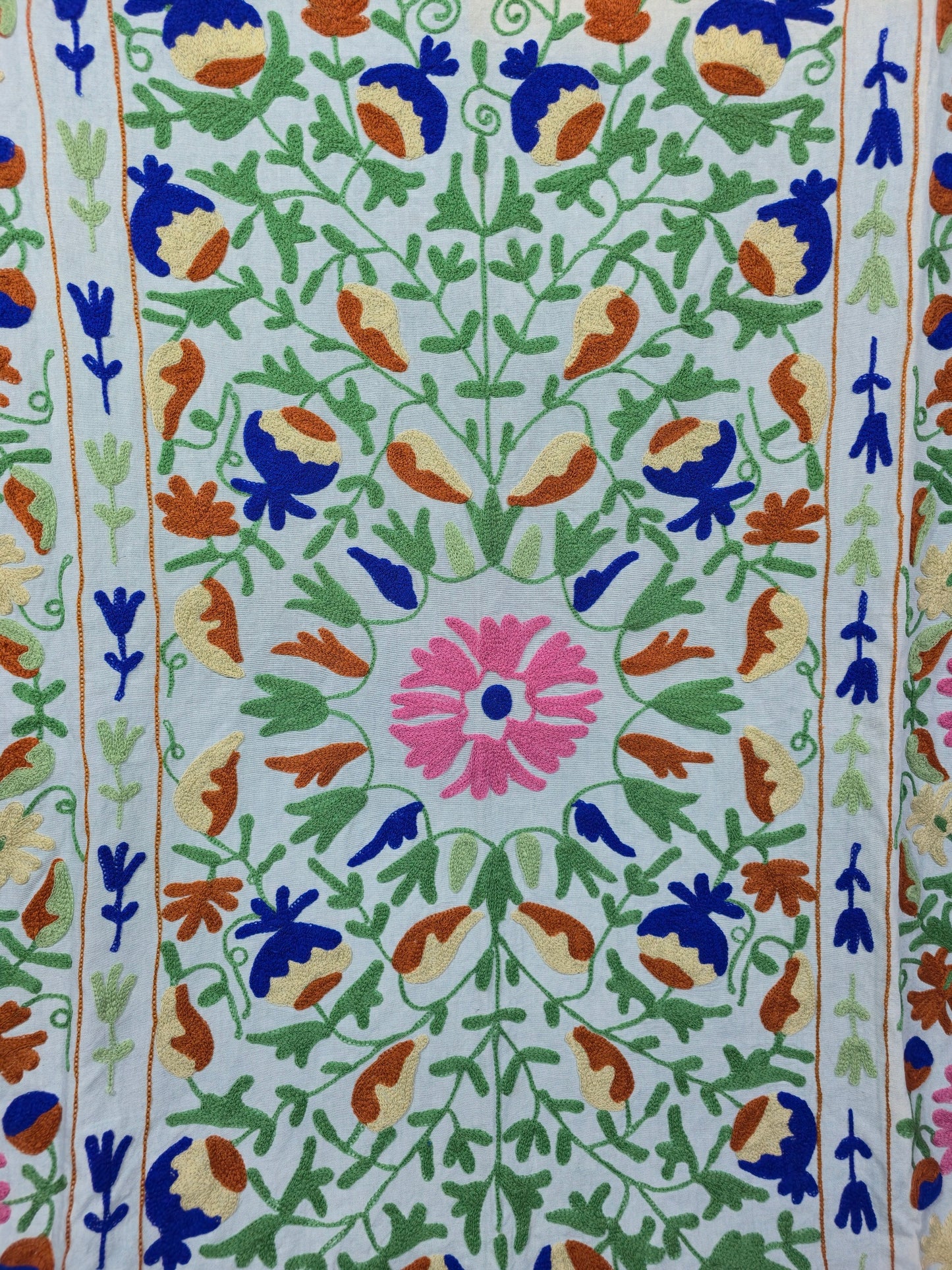 SUZANI 008