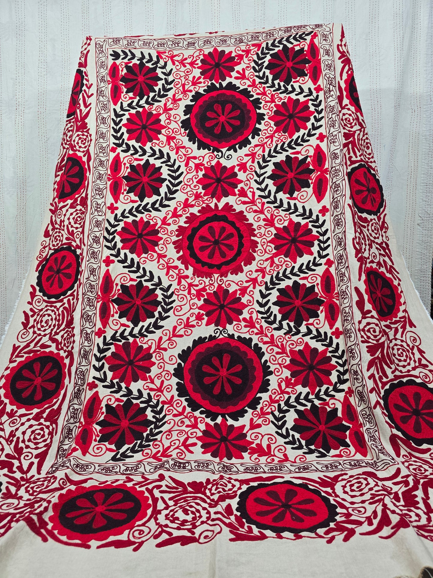 SUZANI 001