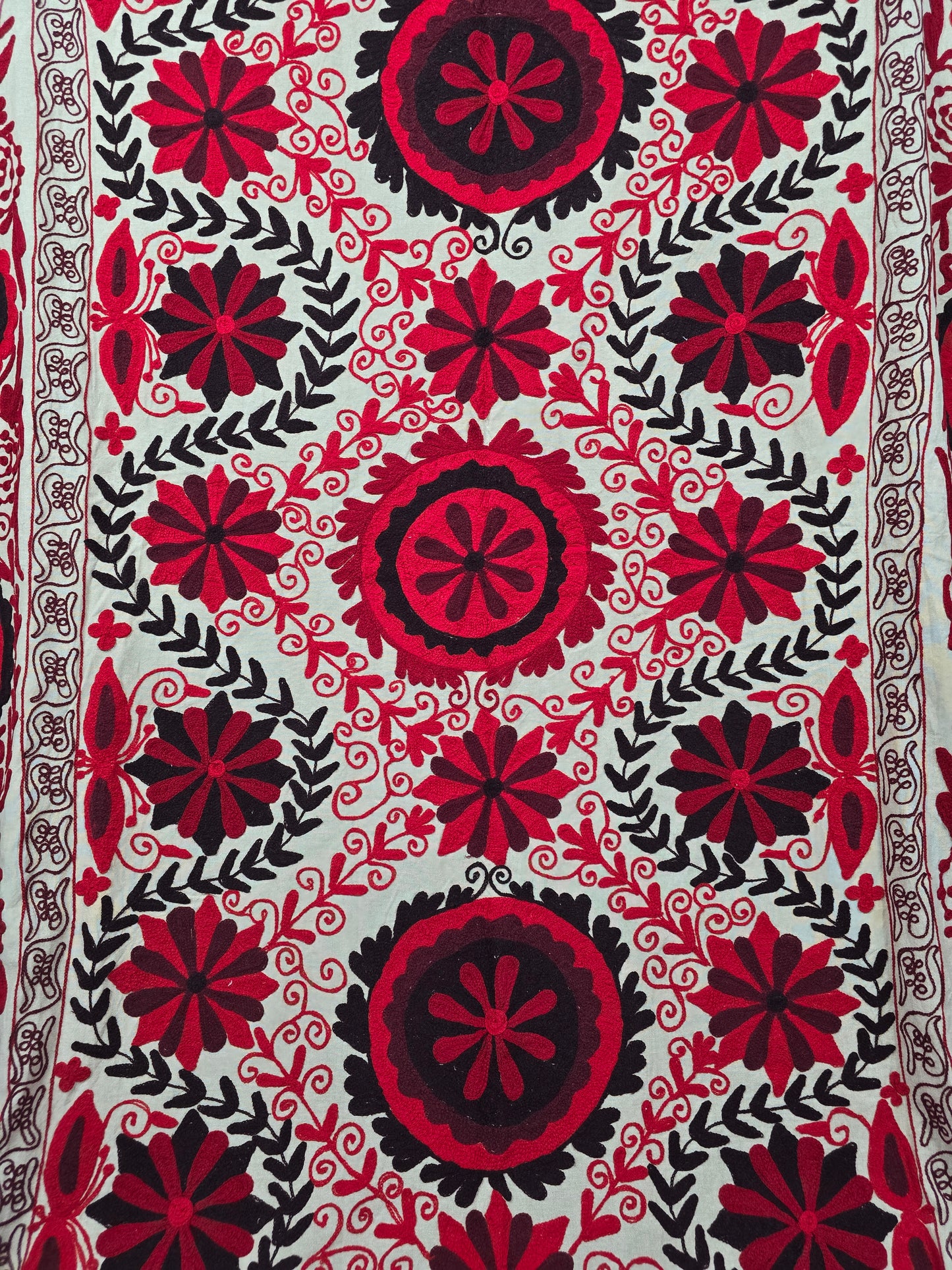 SUZANI 001