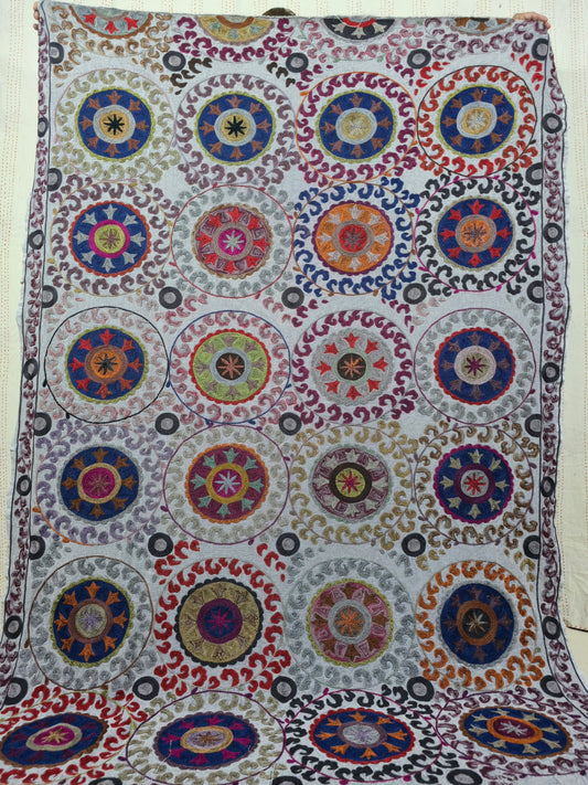SUZANI 010